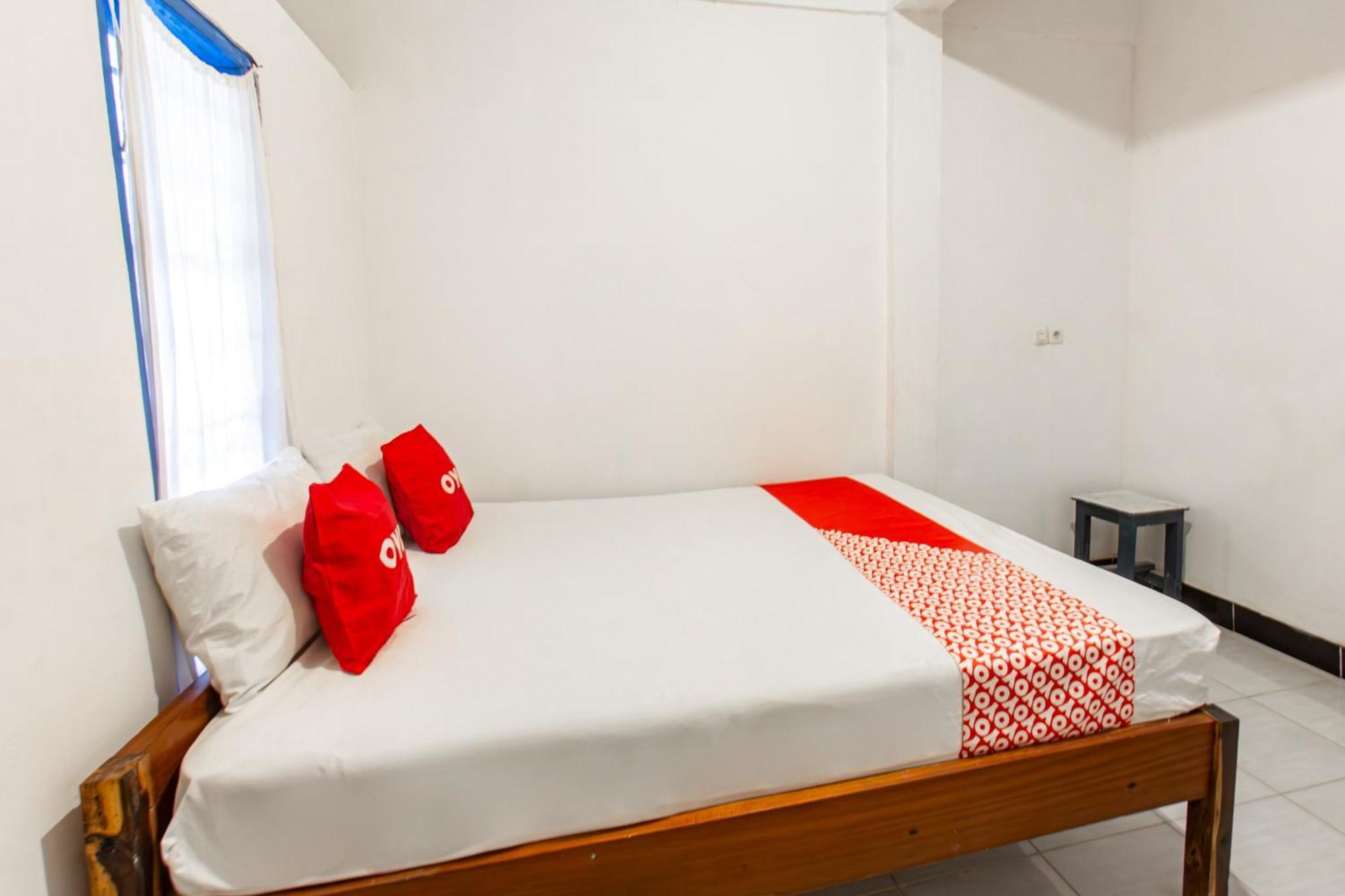 Oyo 93359 Kawi Homestay Praya Exteriör bild