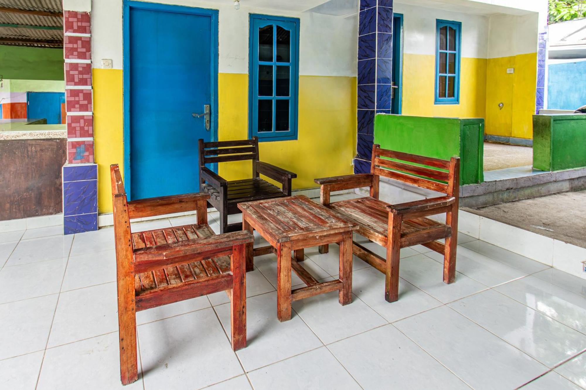 Oyo 93359 Kawi Homestay Praya Exteriör bild